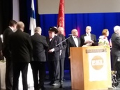  Frans Säily mitallien jako puuhissa