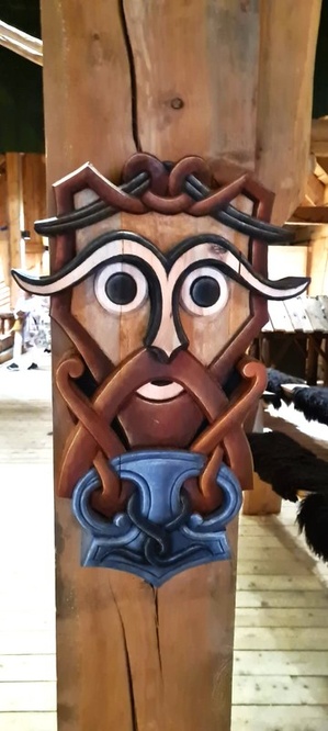 Muinainen sankari vai haltija?