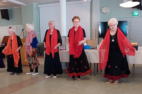 Yleisö arvosti esitystä.