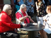 kuoro miehet juttusilla