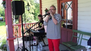 Uffe soitti huuliharppua