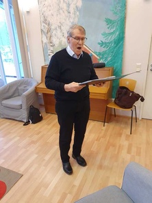 Teemu Takkula laulaa